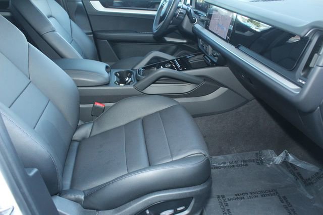 Certified 2025 Porsche Cayenne image 27
