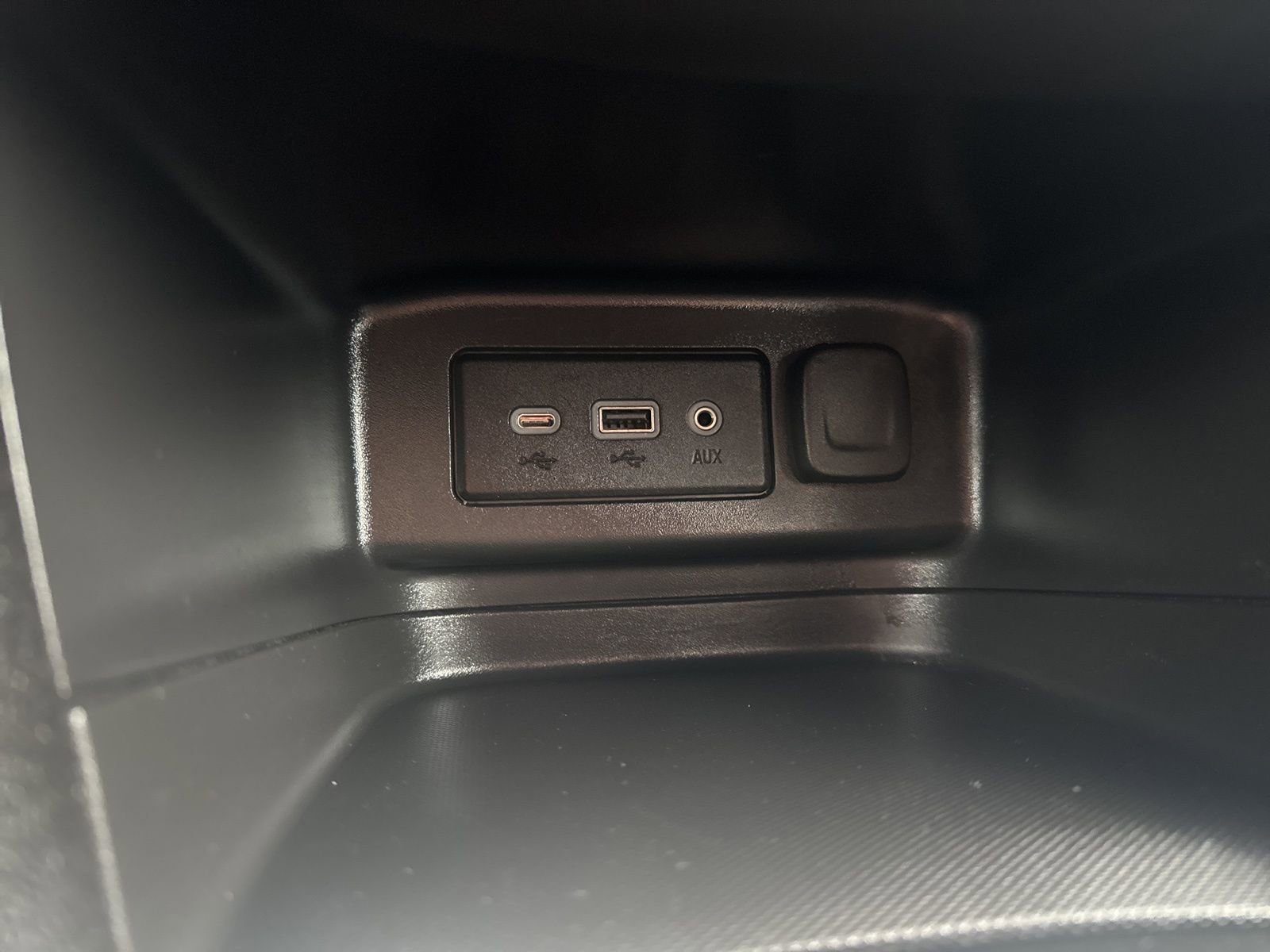 Used 2023 Chevrolet Equinox LT image 28