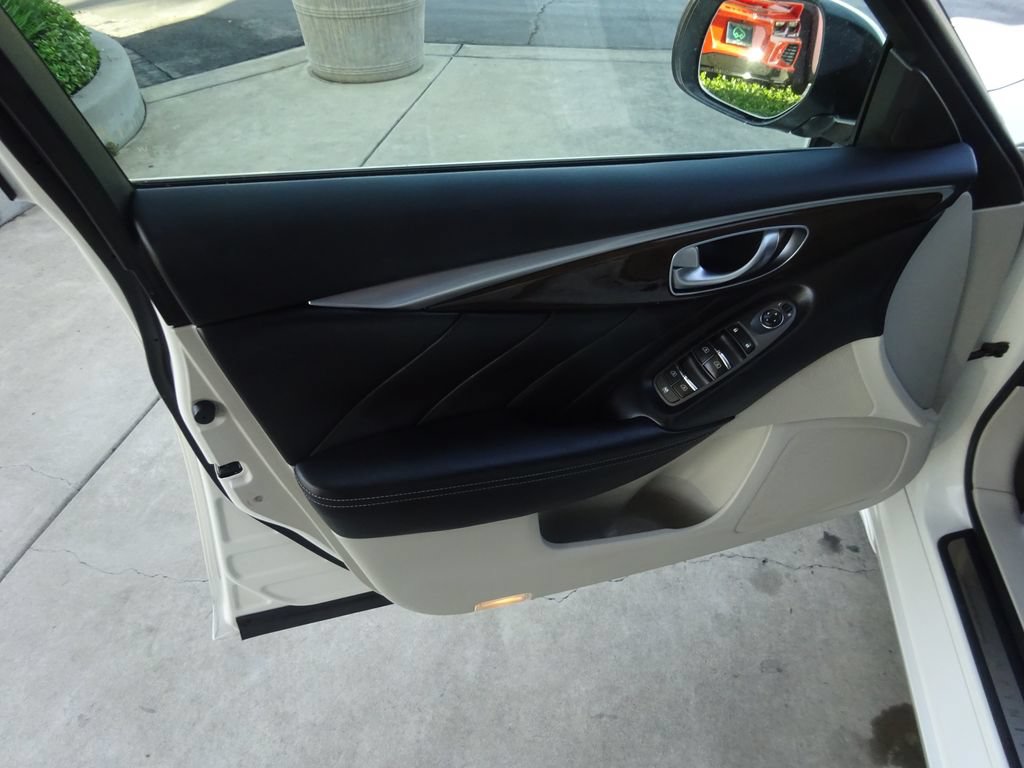 Used 2018 INFINITI Q50 Luxe w/ Essential Package (3.0T Luxe) RWD image 24