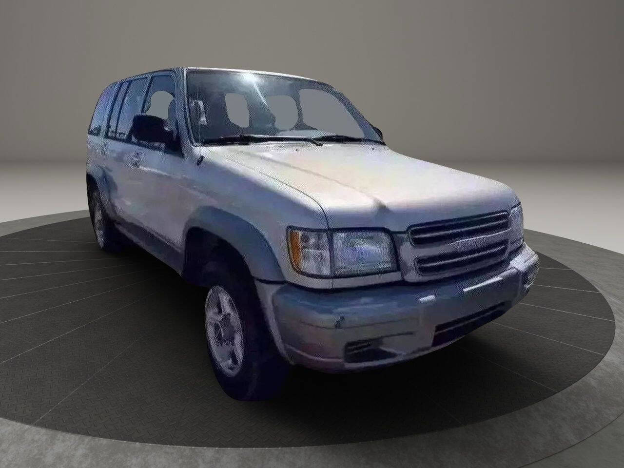 Used 2000 Isuzu Trooper S image 11
