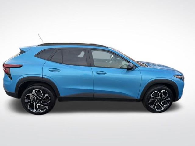 Used 2025 Chevrolet Trax RS w/ Sunroof Package image 8