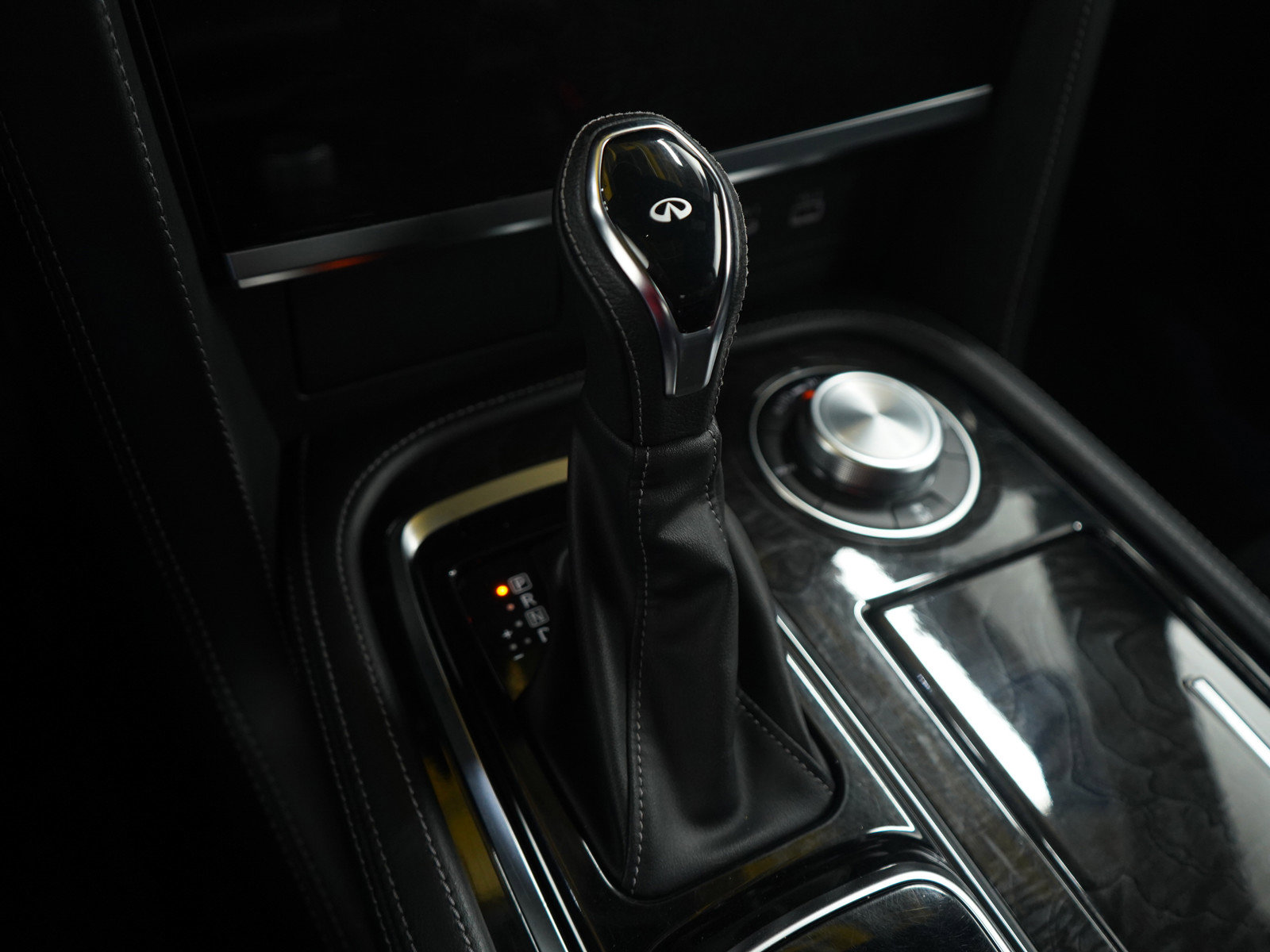 Used 2024 INFINITI QX80 Premium Select image 29