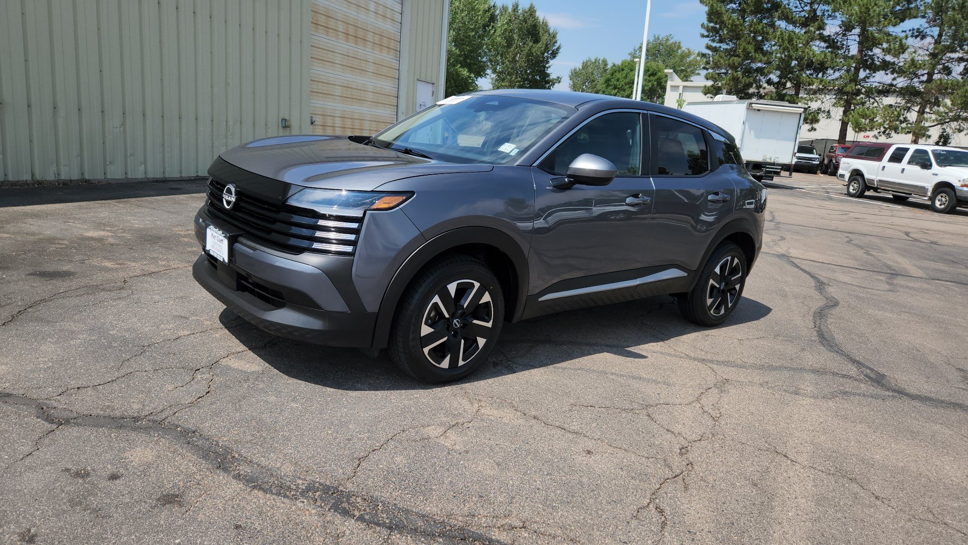 Used 2025 Nissan Kicks SV AWD/4WD image 3