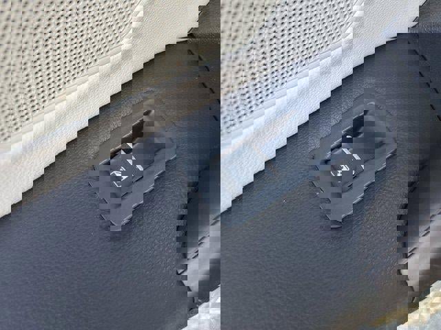 Used 2021 Volkswagen Tiguan SE image 11