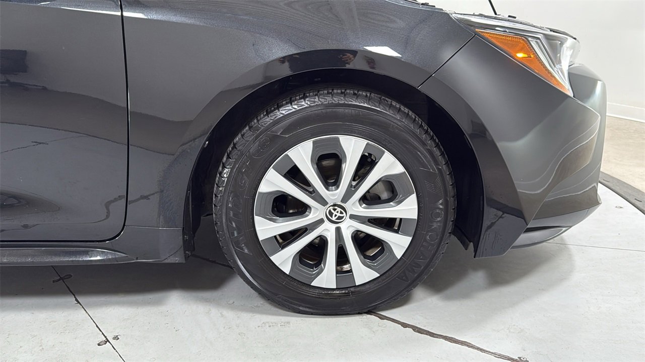 Used 2022 Toyota Corolla LE image 21