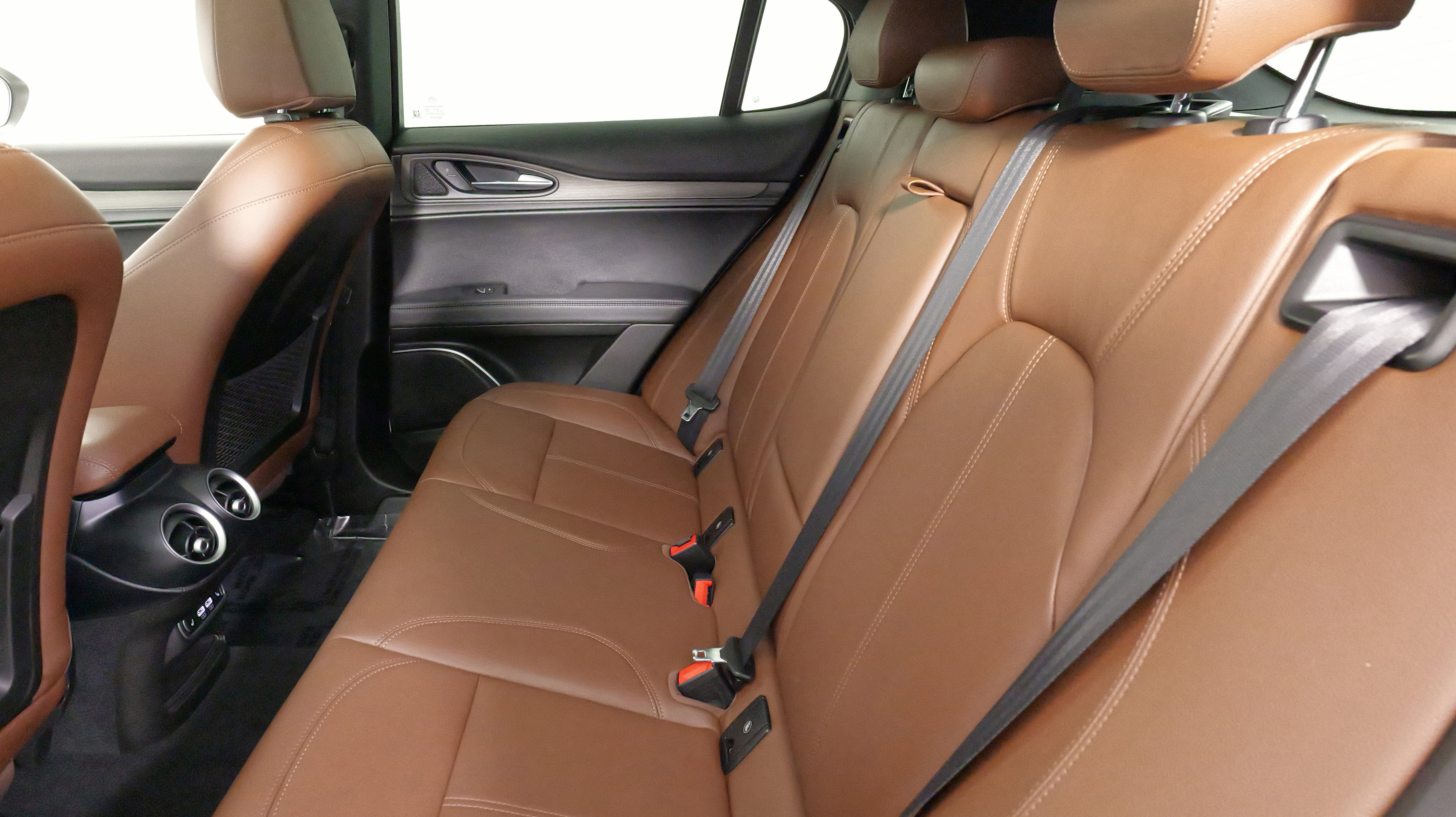 Used 2023 Alfa Romeo Stelvio Ti image 36