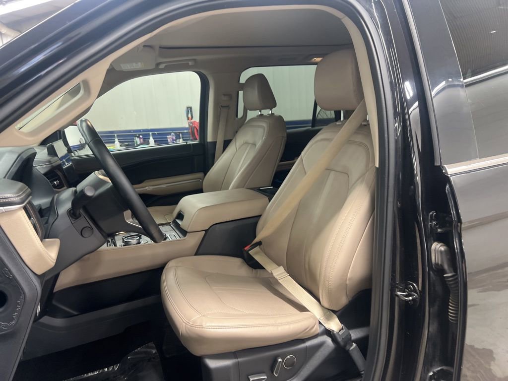 Used 2023 Ford Expedition Max Limited image 15