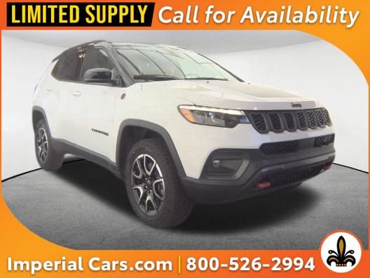 Used 2025 Jeep Compass Trailhawk w/ Trailhawk Elite Group AWD/4WD image 1