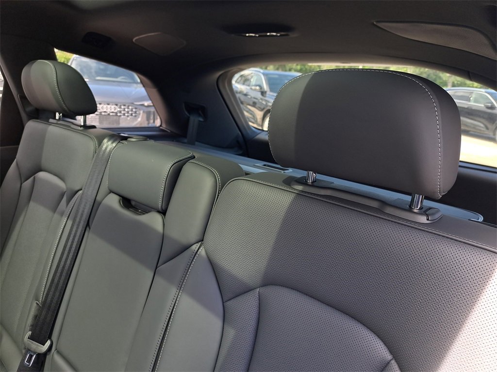 New 2026 Audi Q7 3.0T Prestige image 28