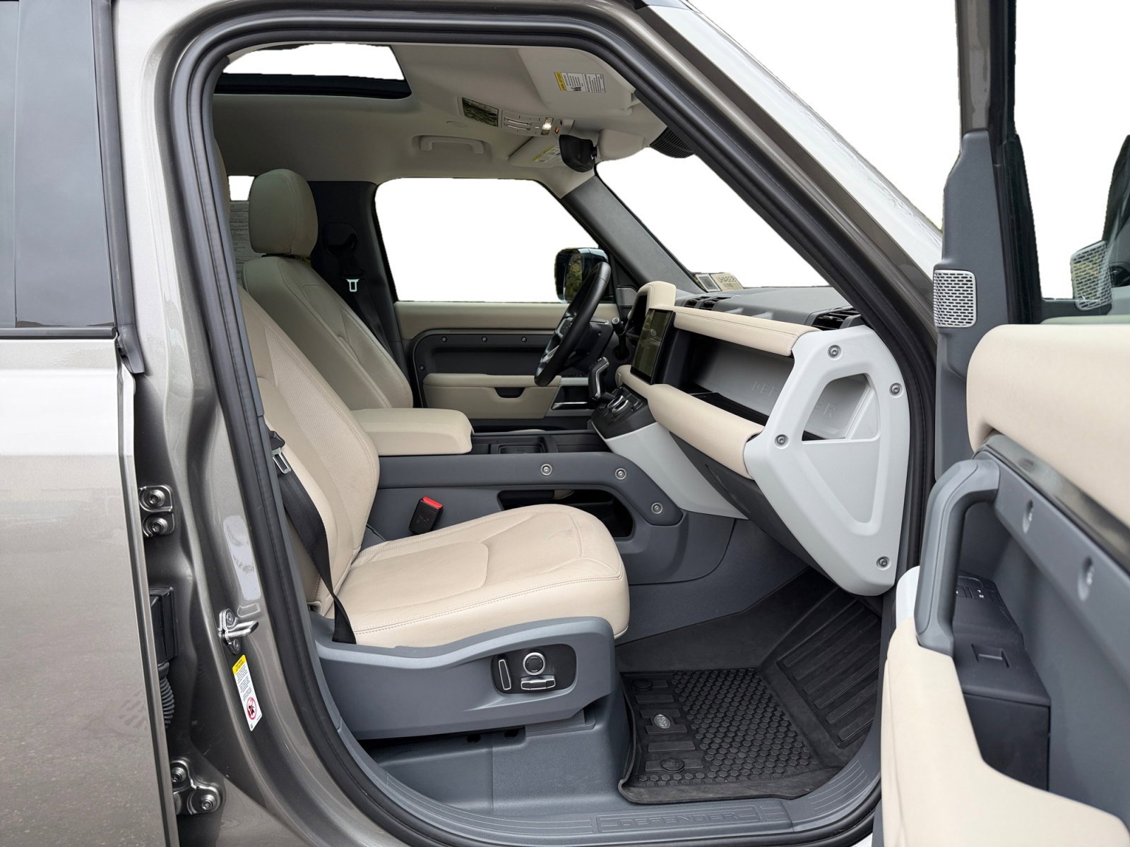 Certified 2023 Land Rover Defender 130 S image 22