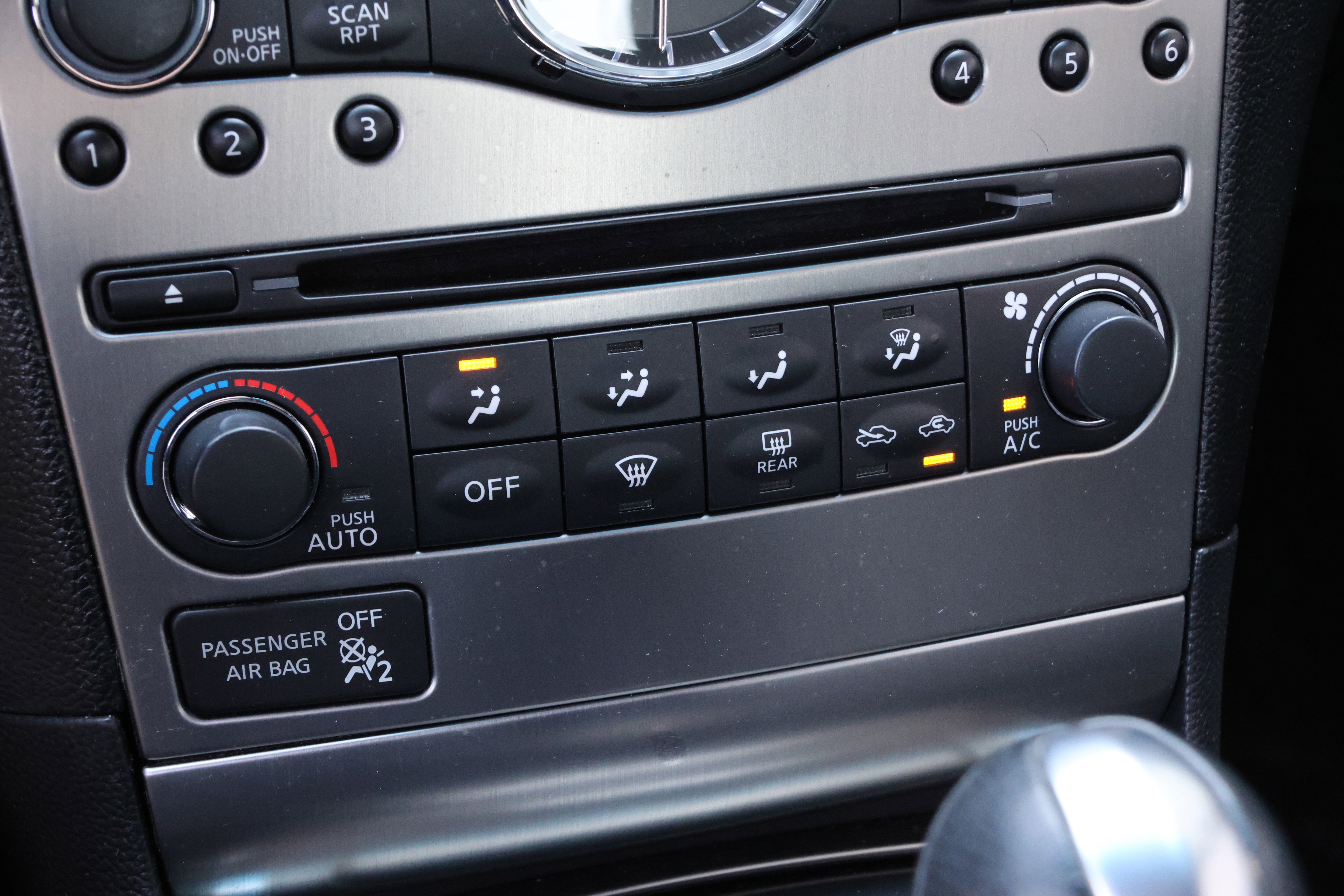 Used 2011 INFINITI G37 Coupe image 27