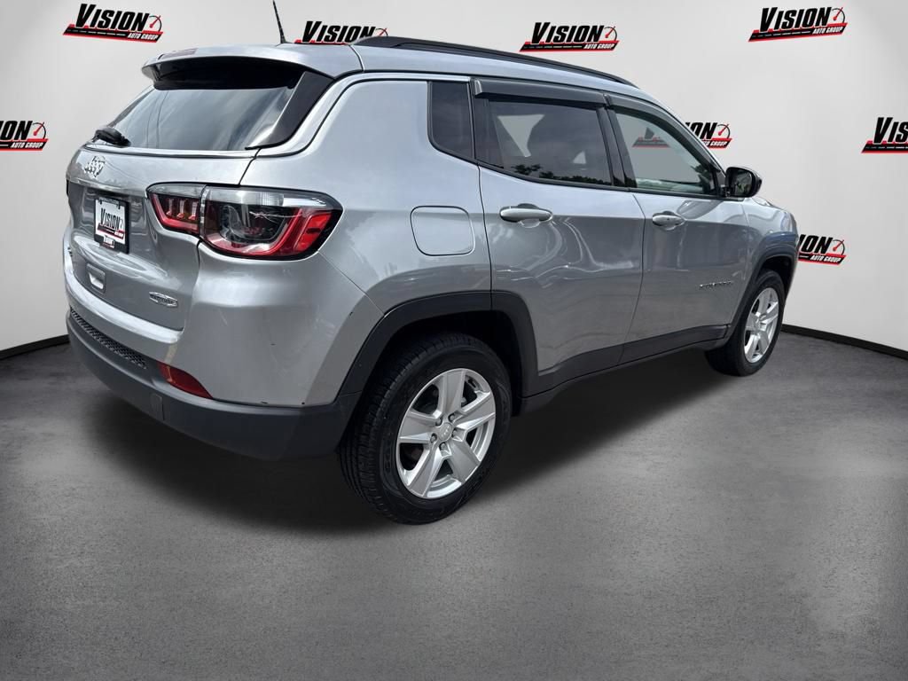 Used 2022 Jeep Compass Latitude w/ Convenience Group AWD/4WD image 5