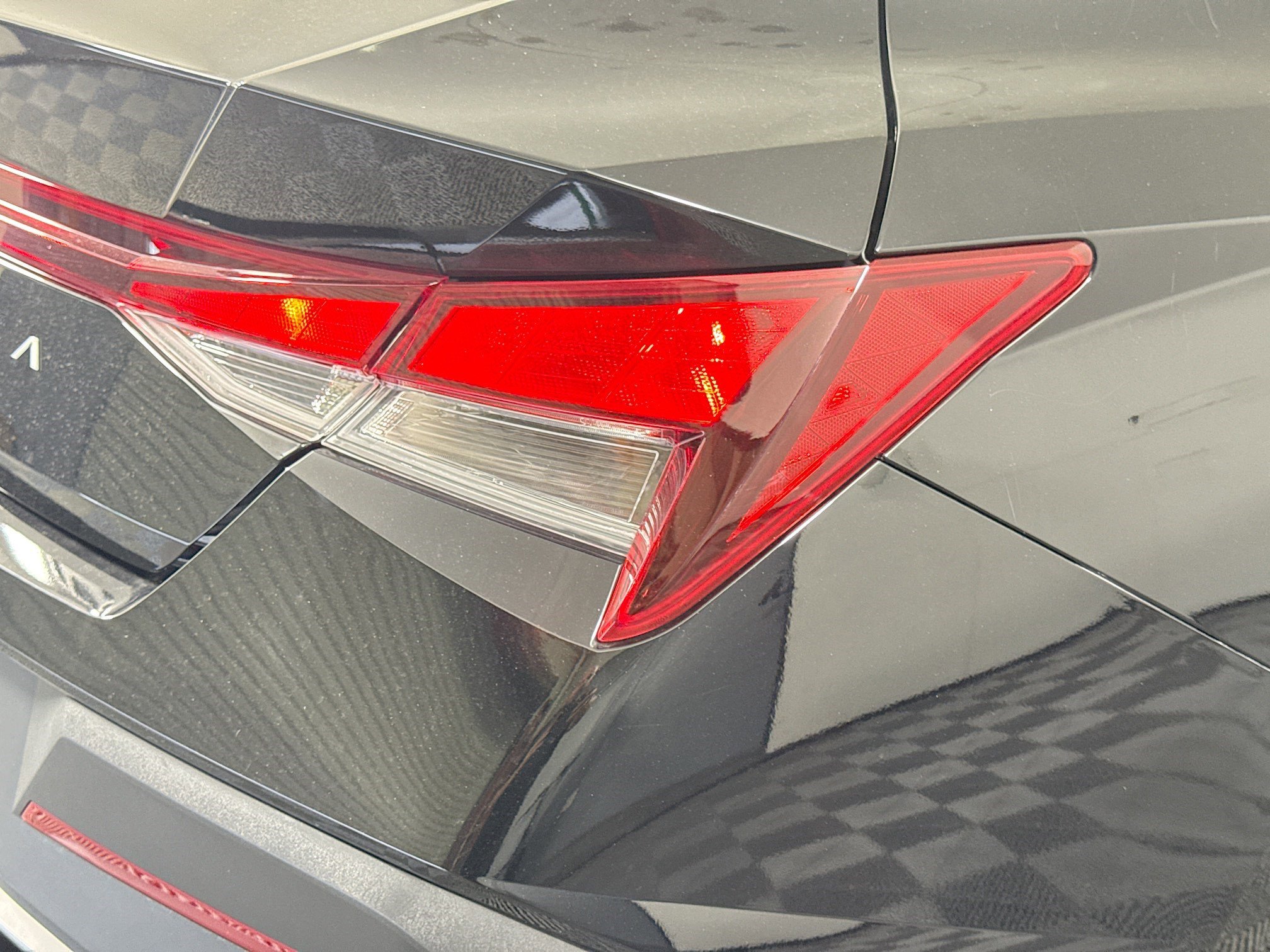 Used 2025 Hyundai Elantra SE image 33