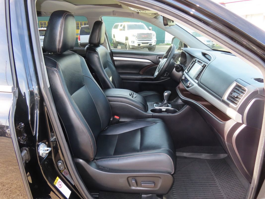 Used 2018 Toyota Highlander XLE image 4