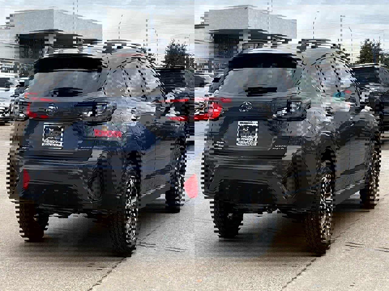 Used 2024 Subaru Crosstrek 2.0i Premium image 4