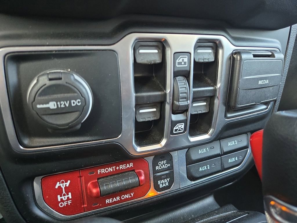Used 2024 Jeep Wrangler Unlimited Rubicon image 30