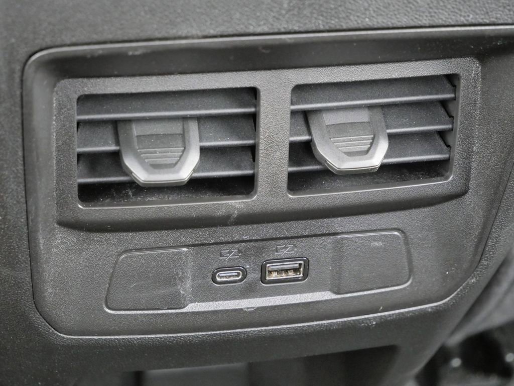 Used 2024 GMC Canyon Denali image 31