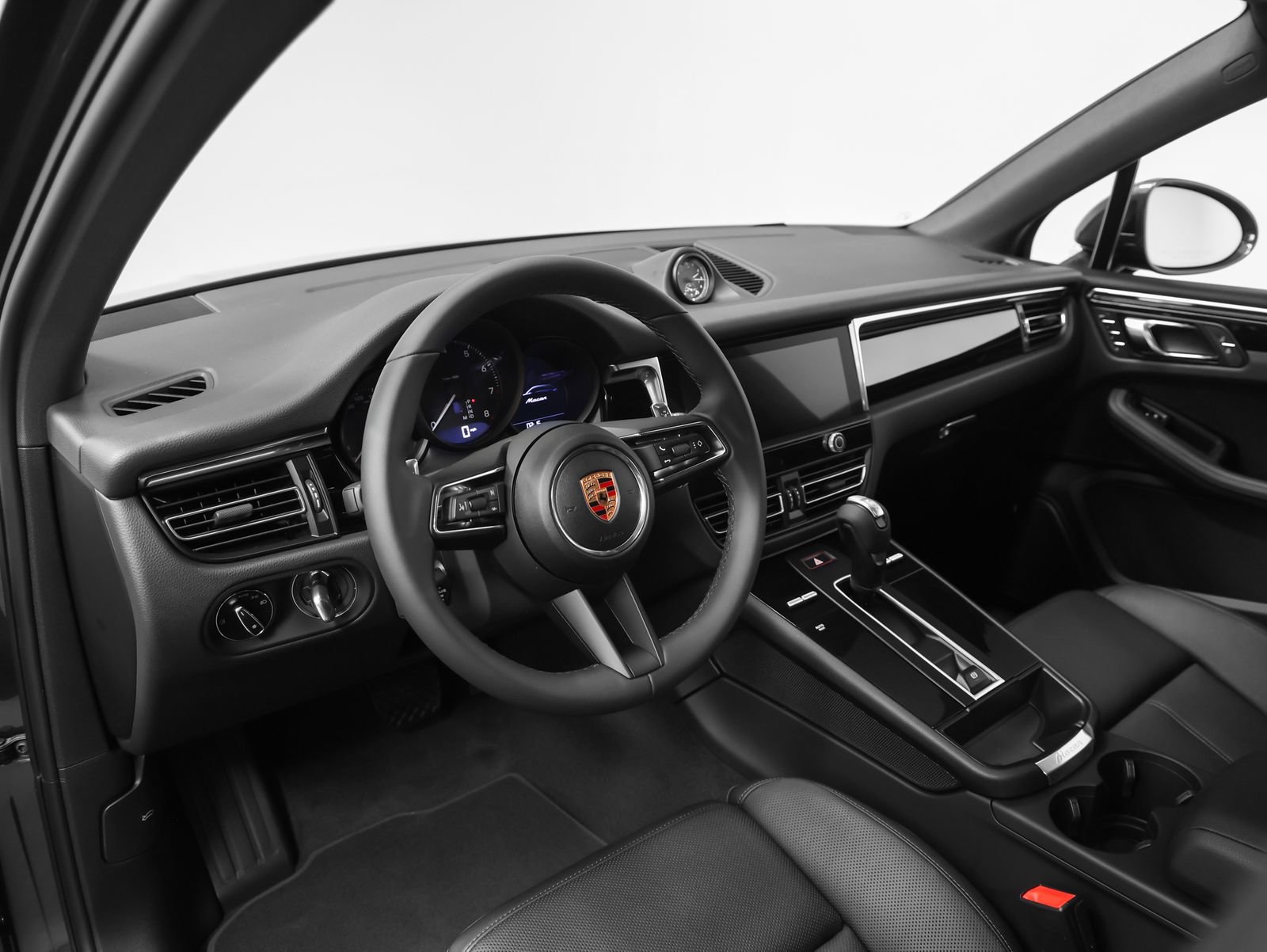 New 2026 Porsche Macan AWD/4WD image 4