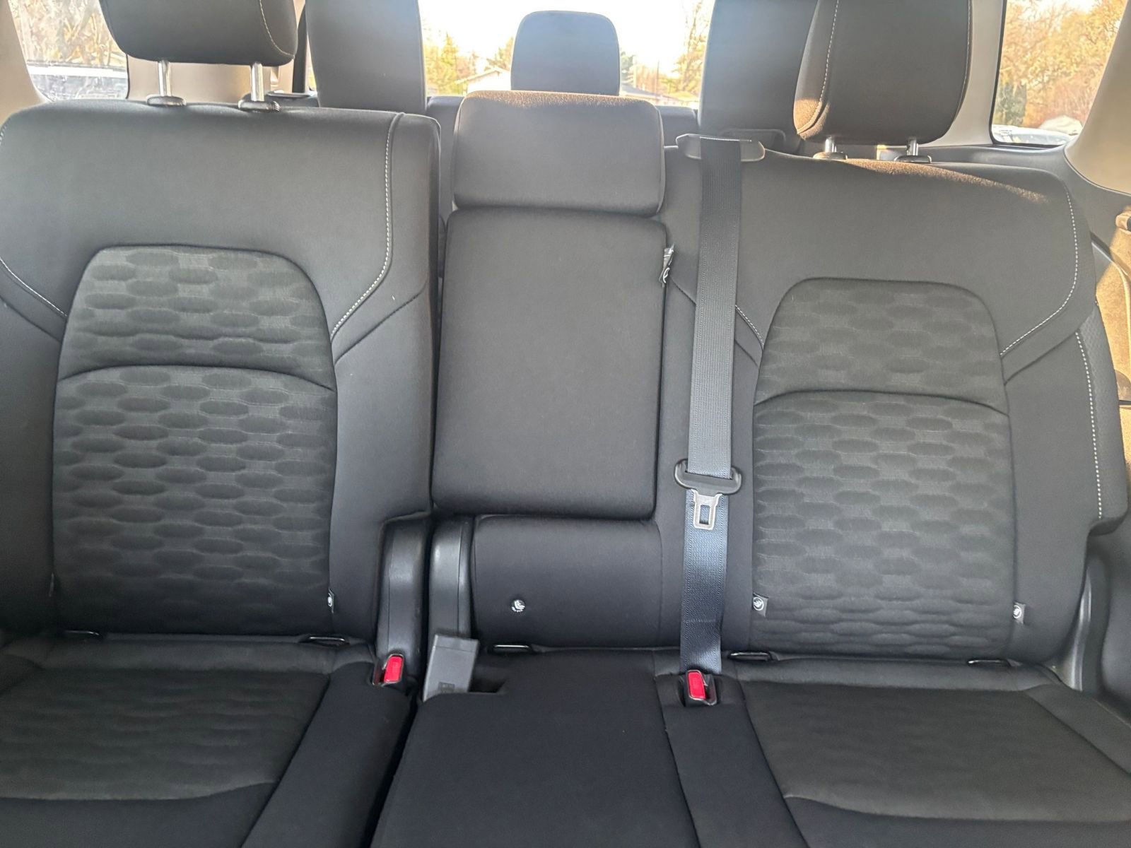 Used 2025 Nissan Pathfinder SV image 39