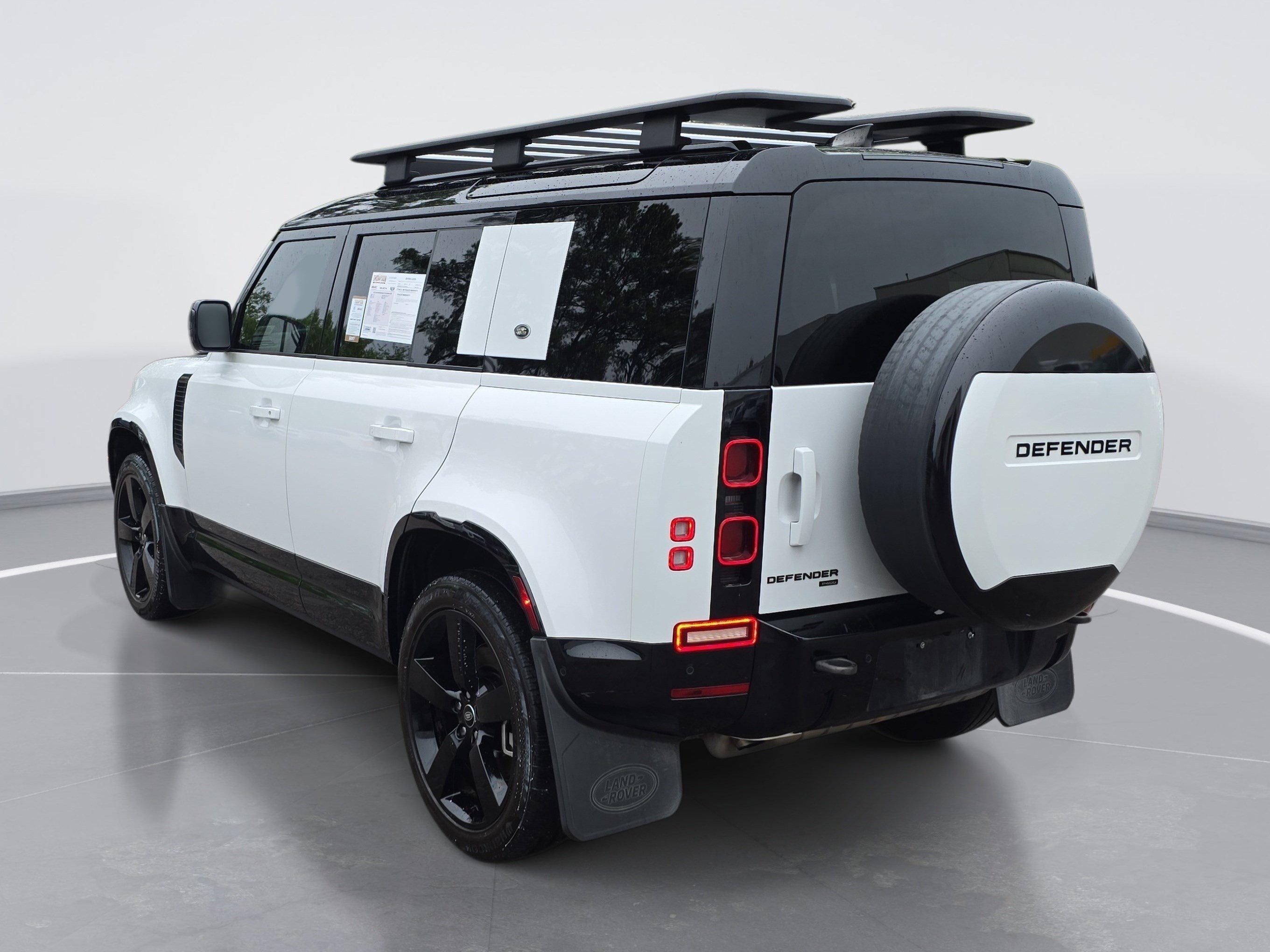 Used 2022 Land Rover Defender 110 X-Dynamic HSE AWD/4WD image 5