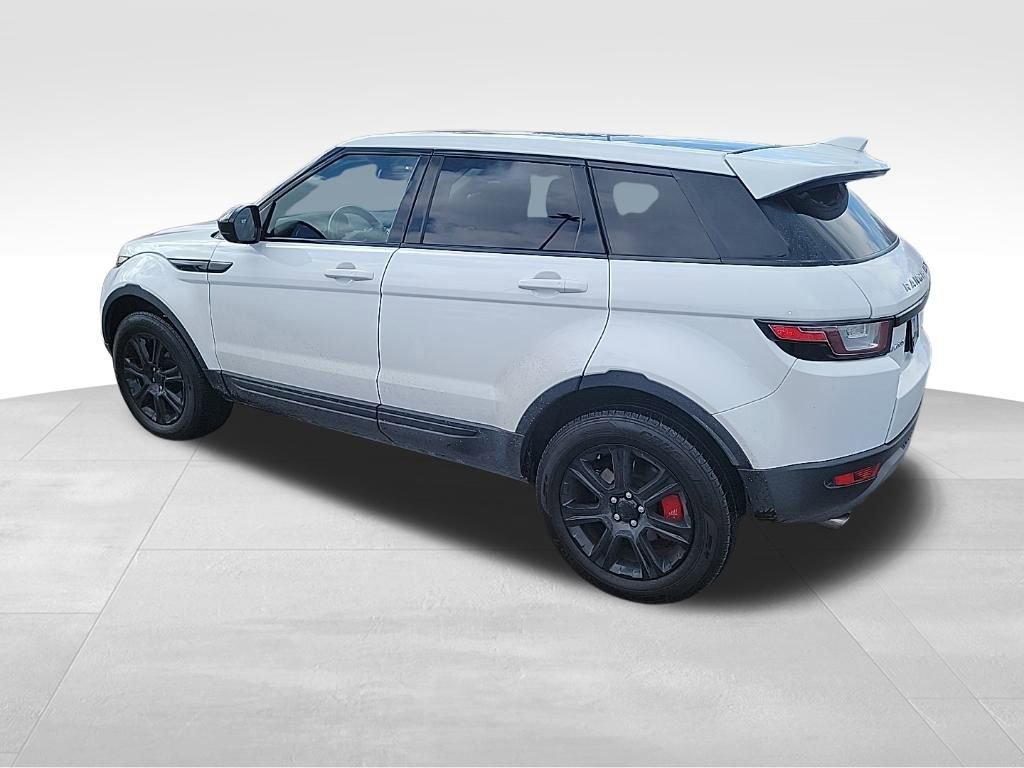 Used 2017 Land Rover Range Rover Evoque SE Premium image 10