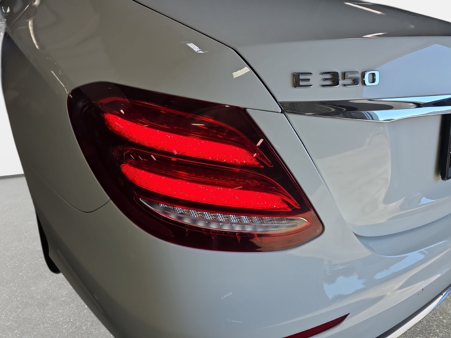 Used 2020 Mercedes-Benz E 350 4MATIC Sedan image 32