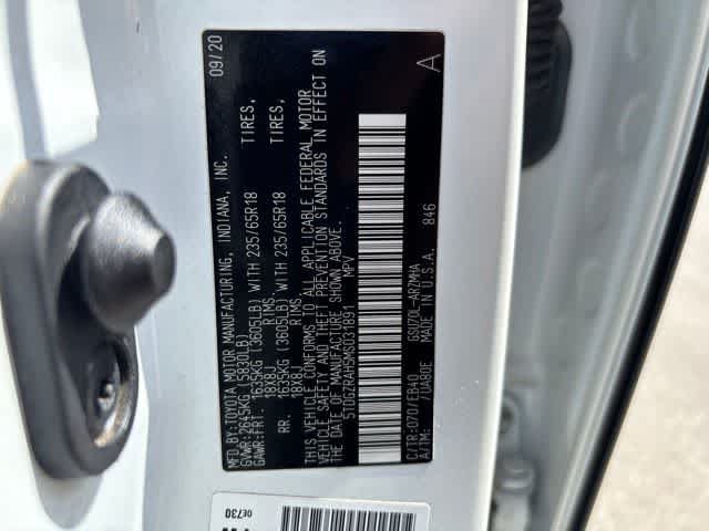 Used 2021 Toyota Highlander XLE FWD image 25