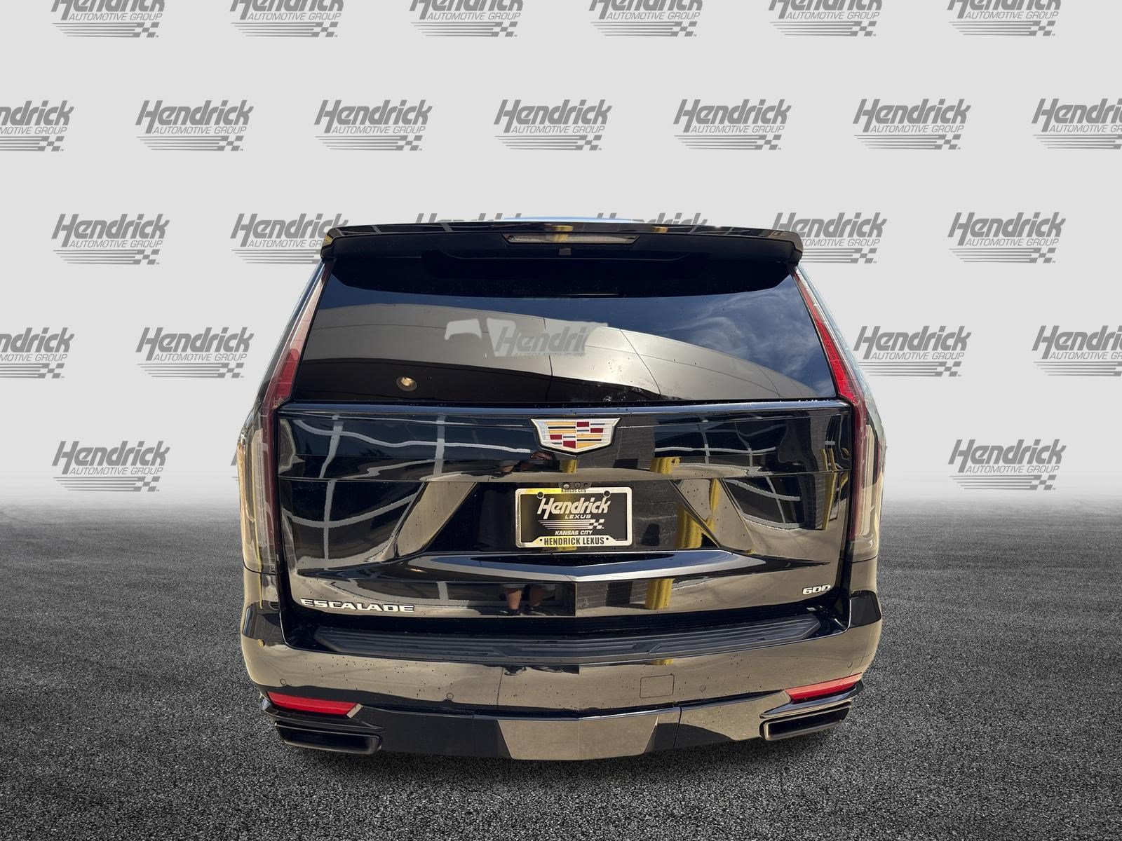 Used 2024 Cadillac Escalade ESV Sport w/ Touring Package AWD/4WD image 9
