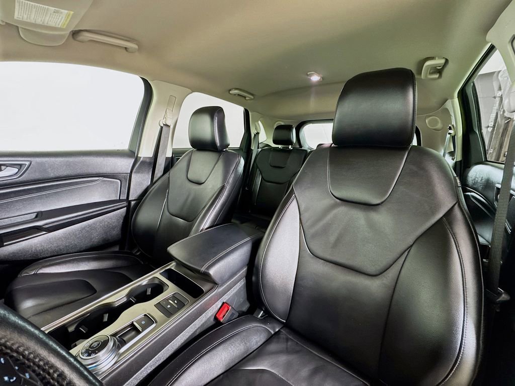 Used 2022 Ford Edge Titanium image 12