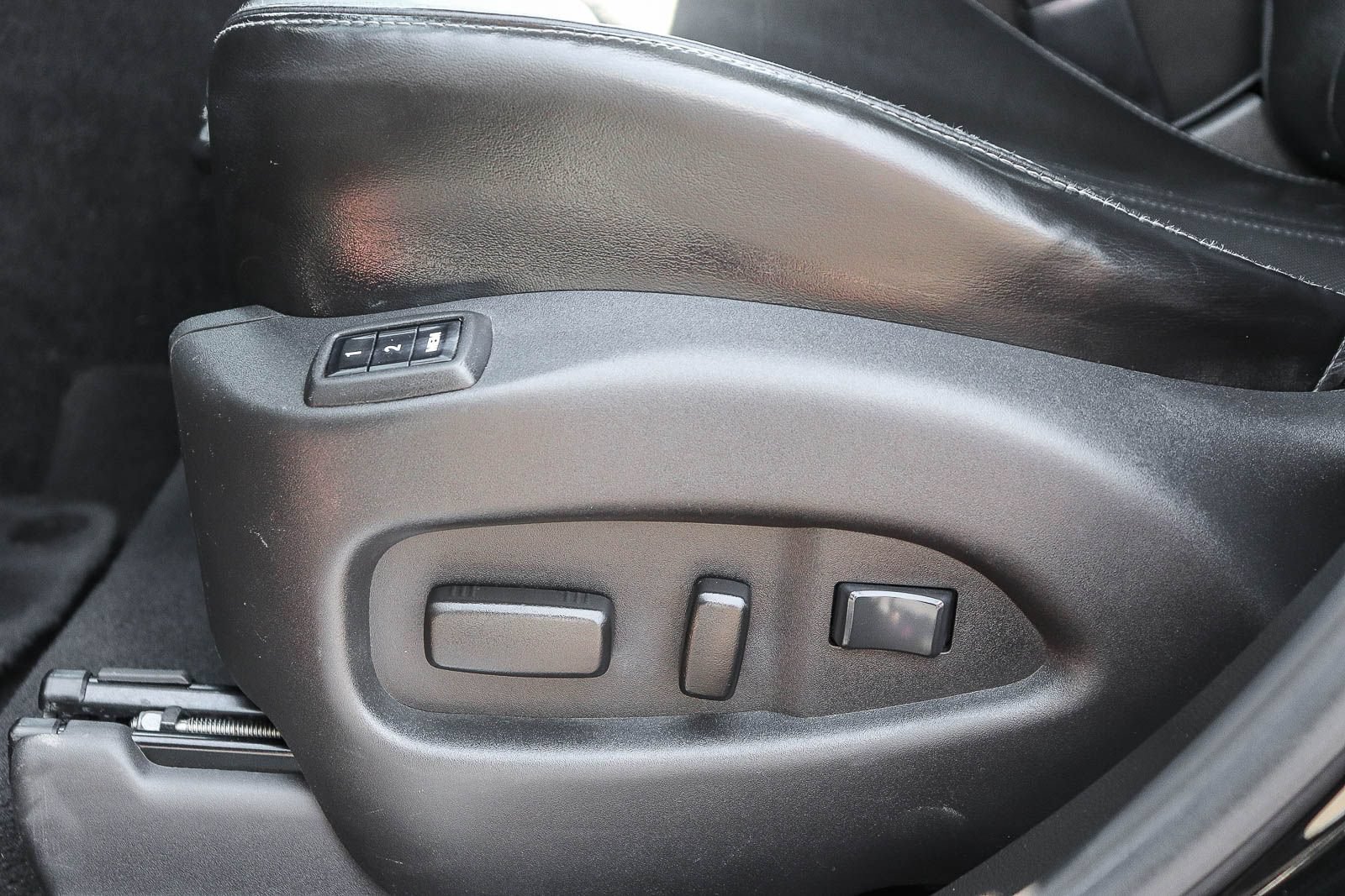 Used 2013 Cadillac SRX Premium FWD image 28