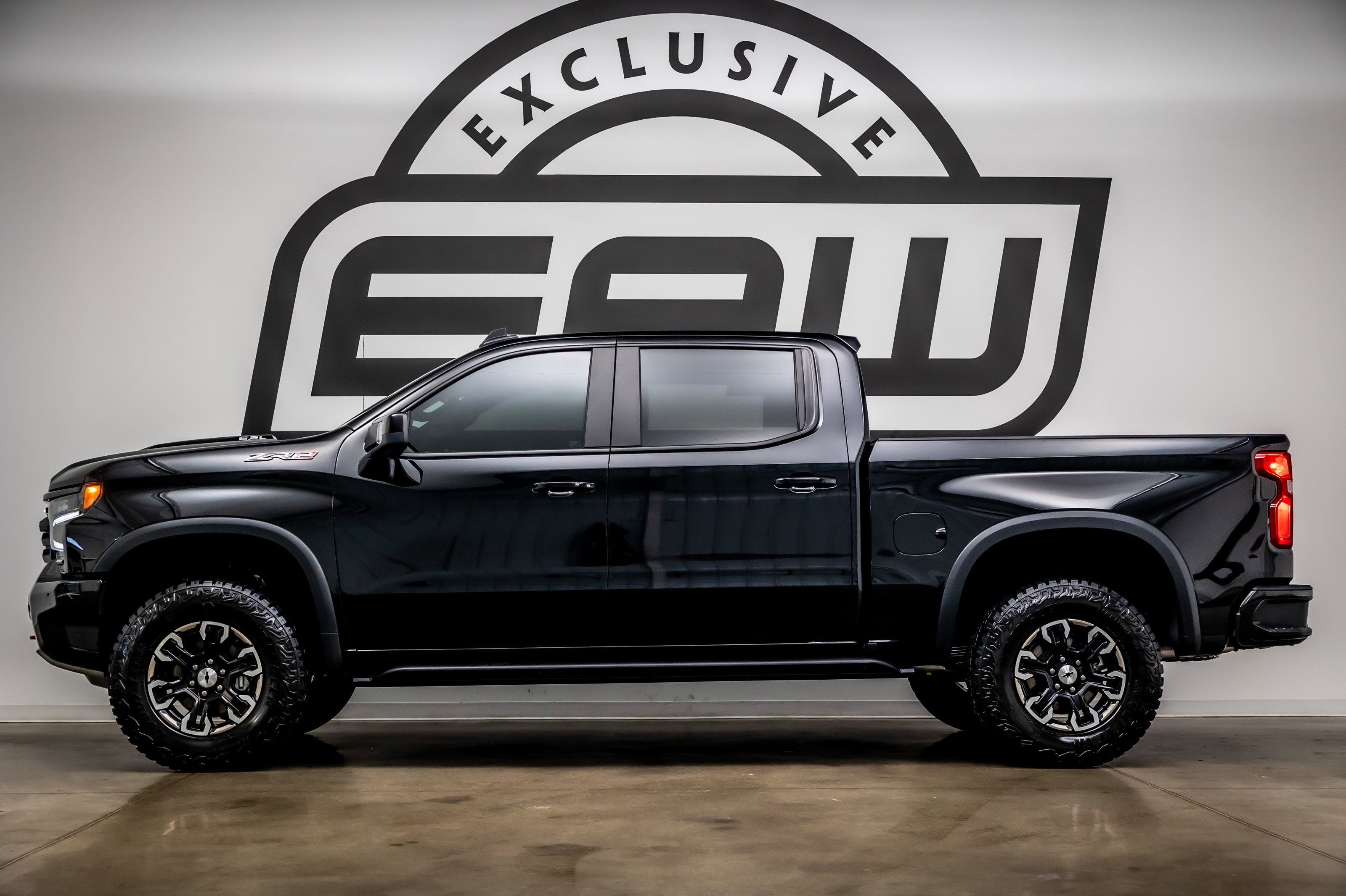 Used 2025 Chevrolet Silverado 1500 ZR2 w/ Technology Package image 5