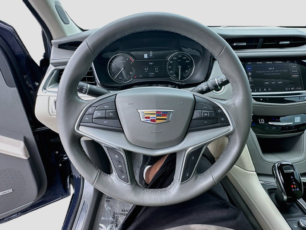 Used 2025 Cadillac XT5 Premium Luxury w/ LPO, Floor Liner Package FWD image 10