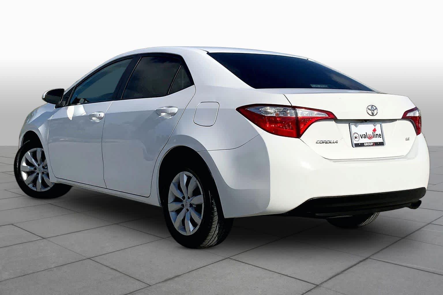 Used 2015 Toyota Corolla LE FWD image 12