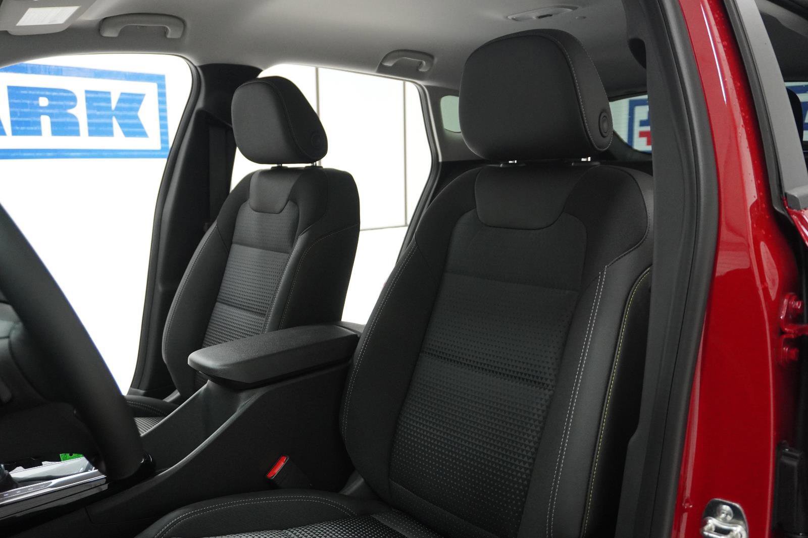 New 2026 Chevrolet Trax LT w/ Driver Confidence Package FWD image 16