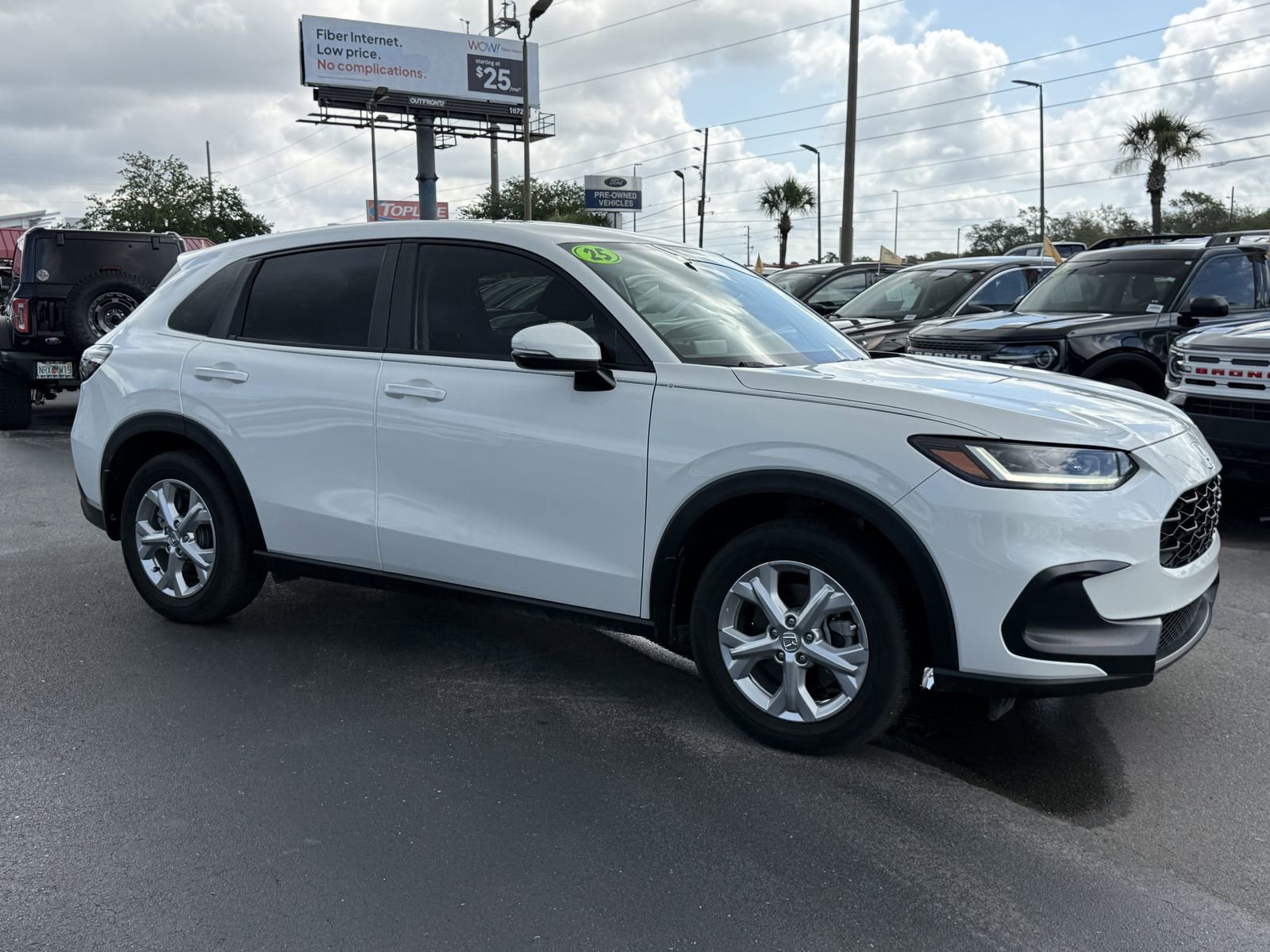 Used 2025 Honda HR-V LX image 2