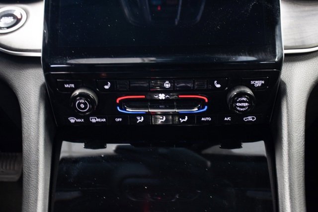 Used 2024 Jeep Grand Cherokee Limited w/ Black Appearance Package image 16