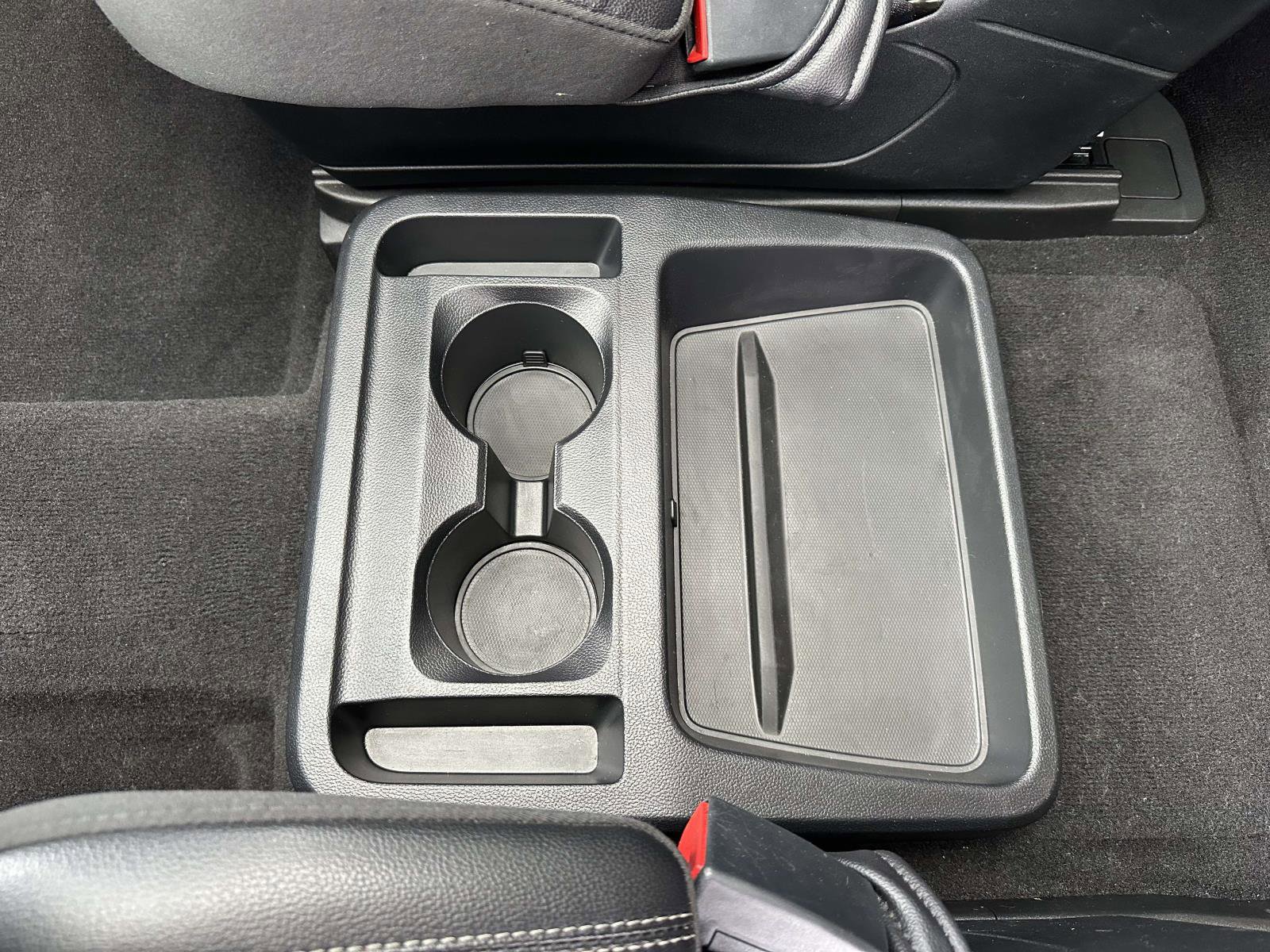 Used 2020 Ford Explorer XLT w/ Equipment Group 202A image 12