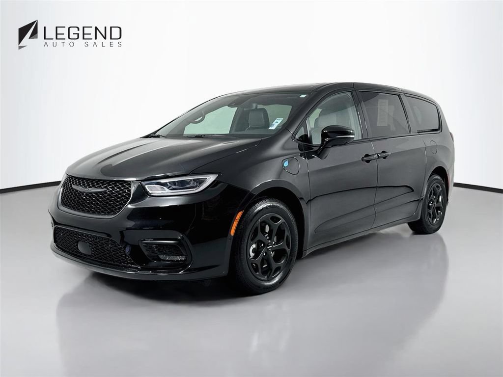 Used 2022 Chrysler Pacifica Limited w/ S Appearance Package
