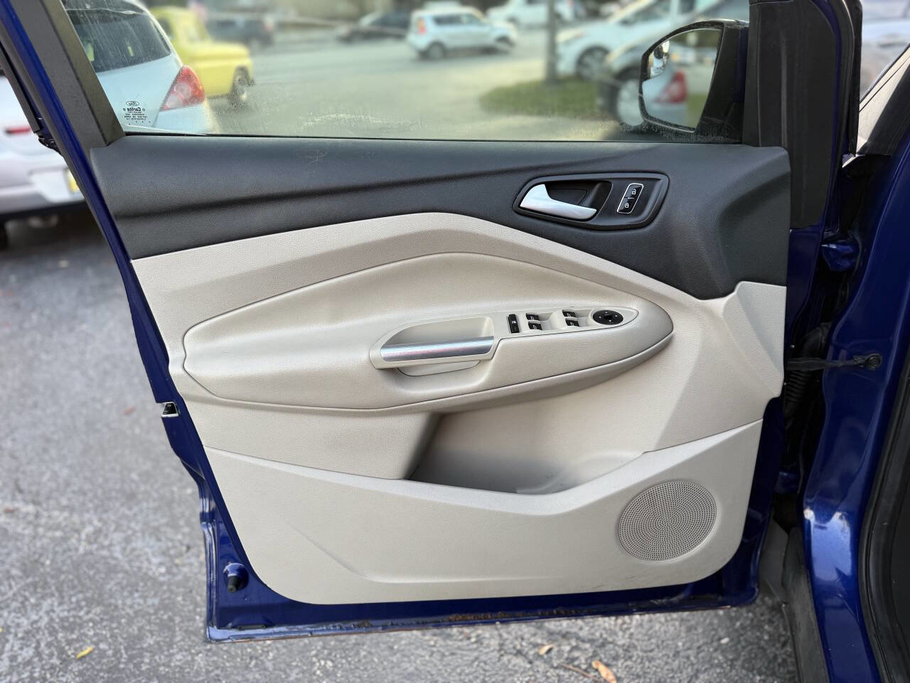 Used 2015 Ford Escape SE image 12