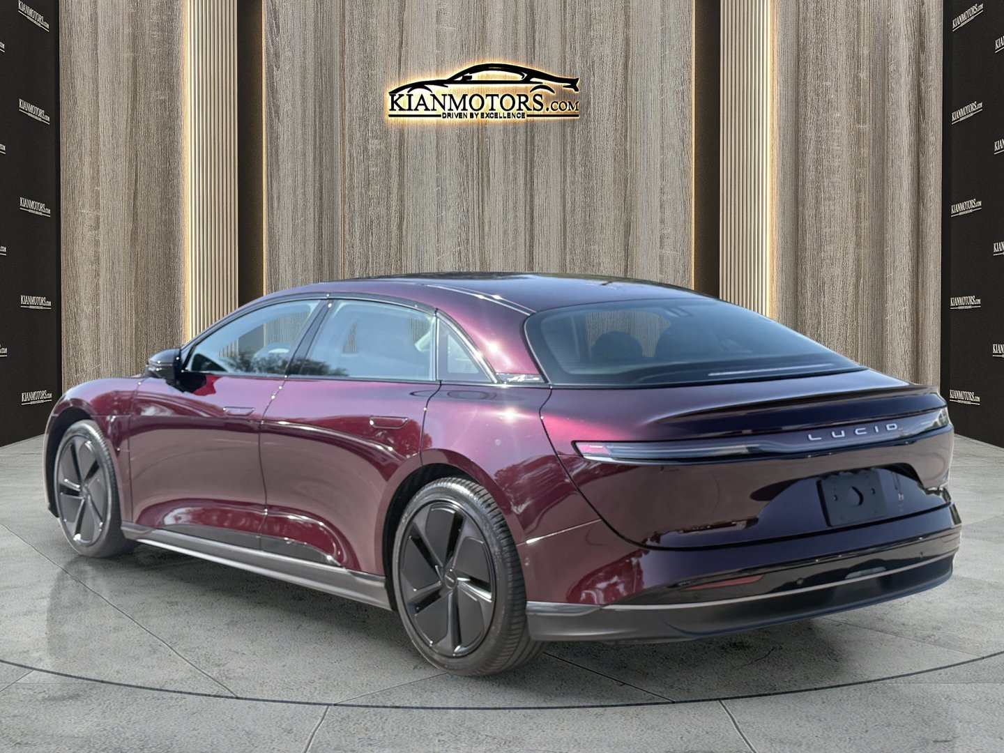 Used 2025 Lucid Air Touring AWD/4WD image 10