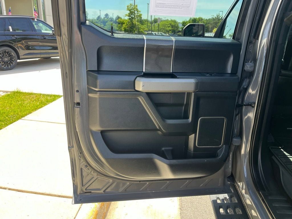 Used 2020 Ford F150 Raptor w/ Equipment Group 802A Luxury AWD/4WD image 18