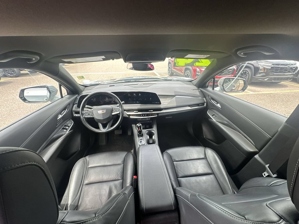 Used 2024 Cadillac XT4 Premium Luxury FWD image 18