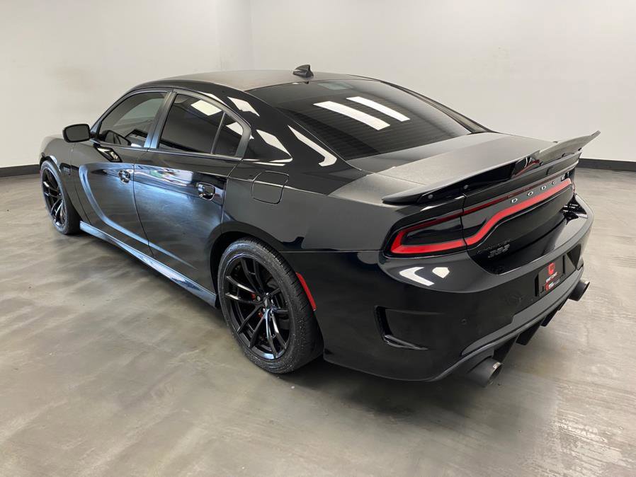 Used 2017 Dodge Charger R/T image 4