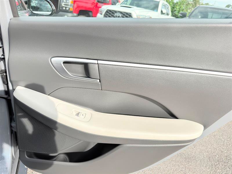Used 2025 Hyundai Sonata SEL FWD image 22