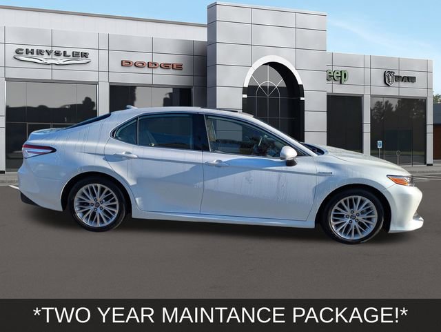 Used 2020 Toyota Camry XLE image 3