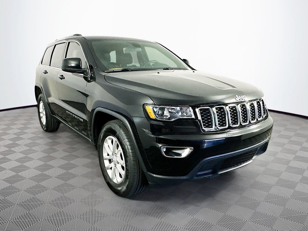 Certified 2021 Jeep Grand Cherokee Laredo w/ Security & Convenience Group AWD/4WD image 2