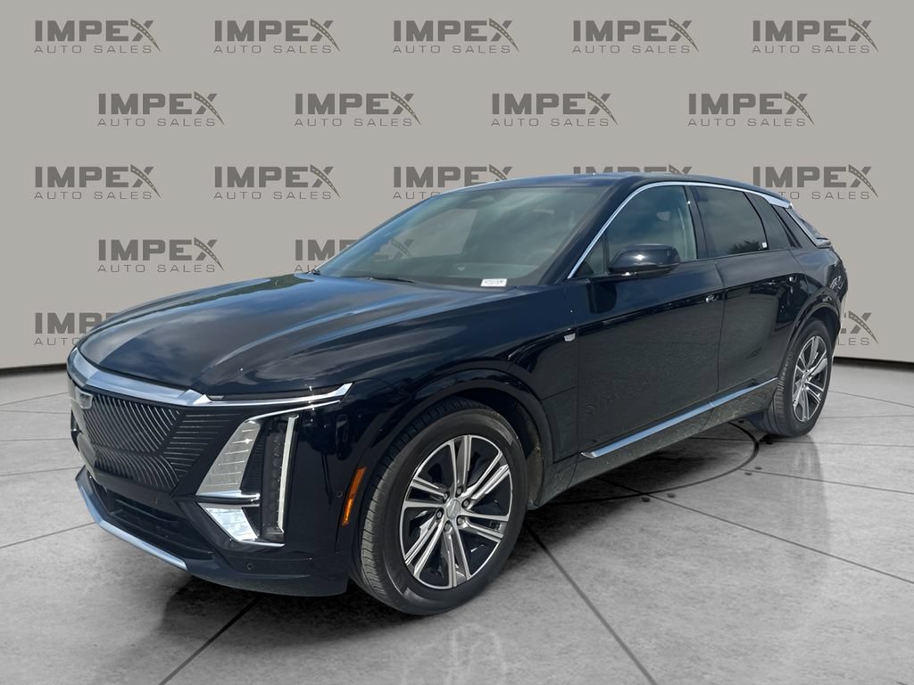Used 2024 Cadillac Lyriq Luxury w/ LPO, Floor Liner Package AWD/4WD video 1
