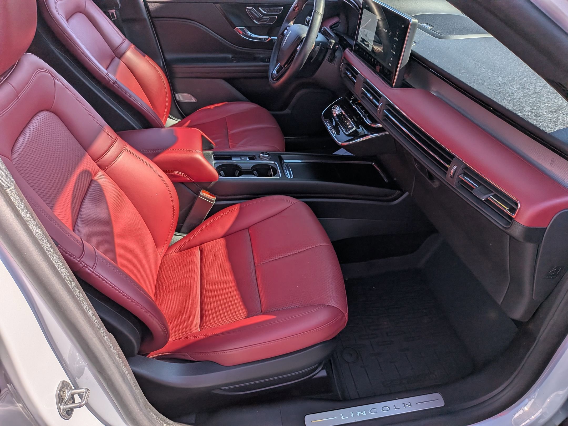 Used 2025 Lincoln Corsair Reserve w/ Equipment Group 202A image 34