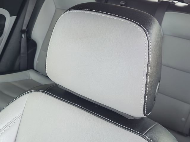 Used 2024 GMC Terrain SLT image 26