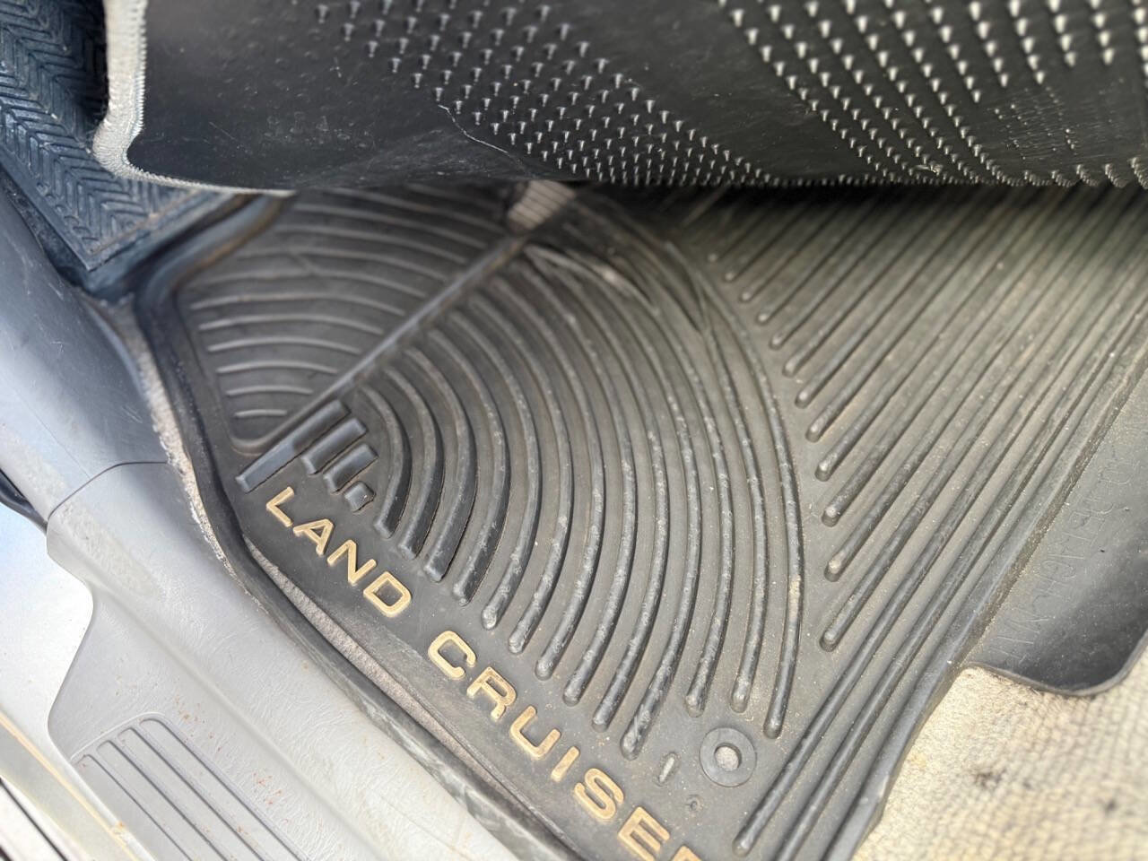 Used 2006 Toyota Land Cruiser image 61